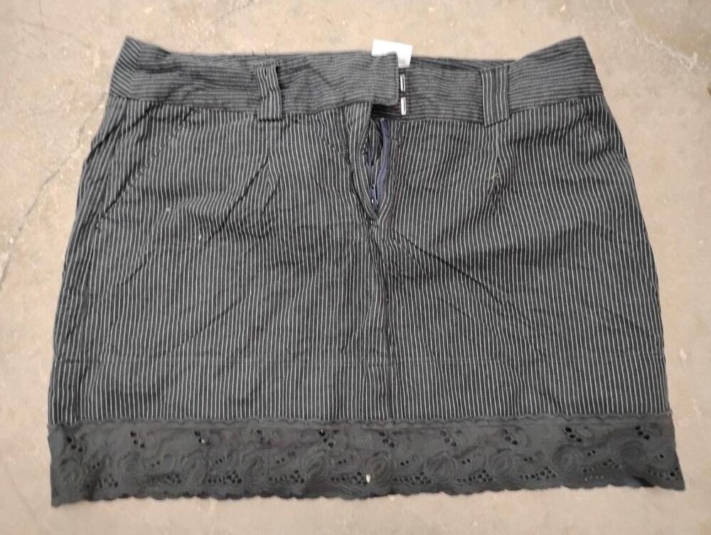Size 9 Junior's Black Lace Hem Pencil Striped Mini Short Skirt